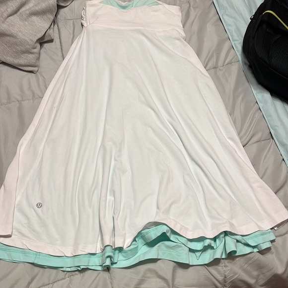 Lulu lemon beat the heat reversible dress. Tiffany blue and white - Picture 4 of 4